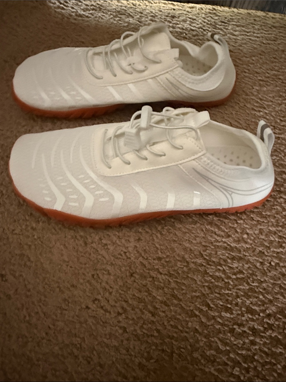 Women’s/Men’s White Comfortable Minimalist Trainer with Gum Sole - Picture 6 of 7